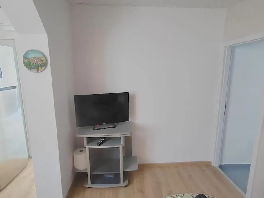 Red Room - Apartment In Varna - Beach And Forest Bulgaria