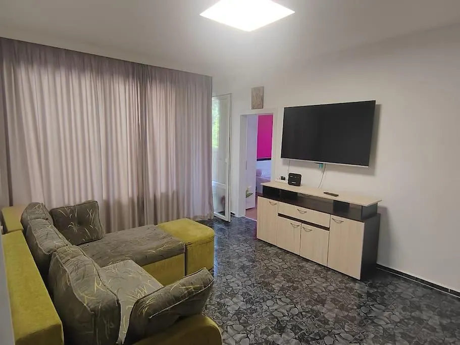 Red Room - Apartment In Varna - Beach And Forest Bulgaria