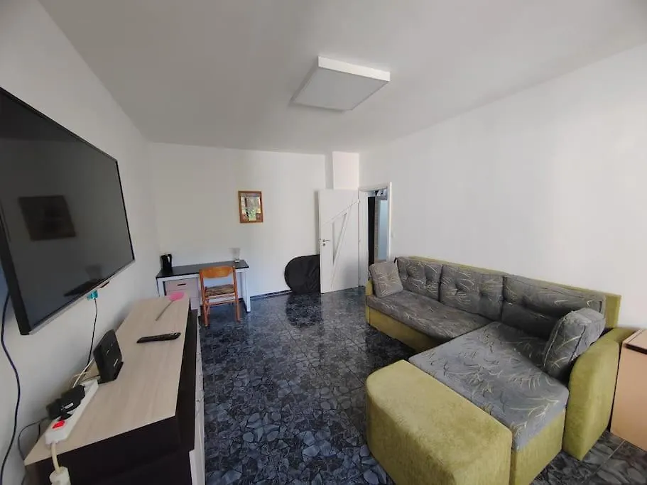 Red Room - Apartment In Varna - Beach And Forest Bulgaria